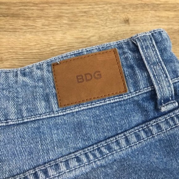 BDG Erin Hi Rise Shortie Jean Shorts 29 Lace Trim - Picture 6 of 8